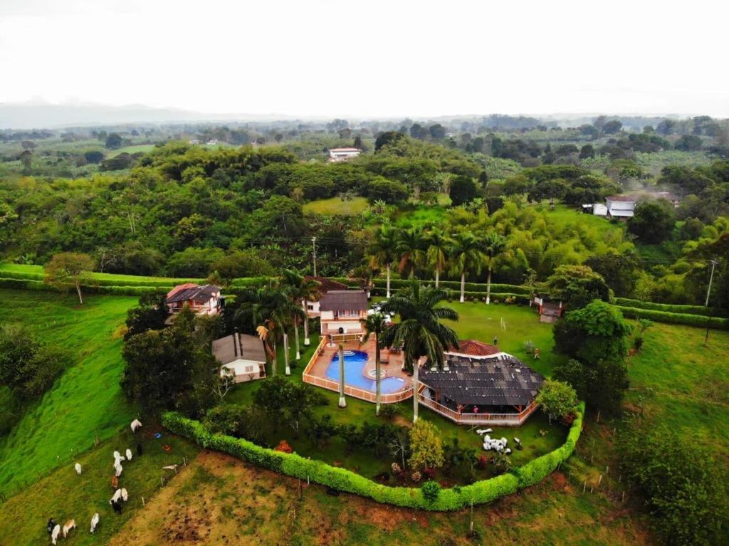 Alojamiento Campestre Hawaii มอนเตเนโกร ภายนอก รูปภาพ