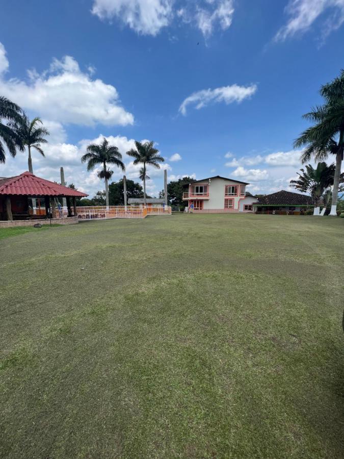 Alojamiento Campestre Hawaii มอนเตเนโกร ภายนอก รูปภาพ