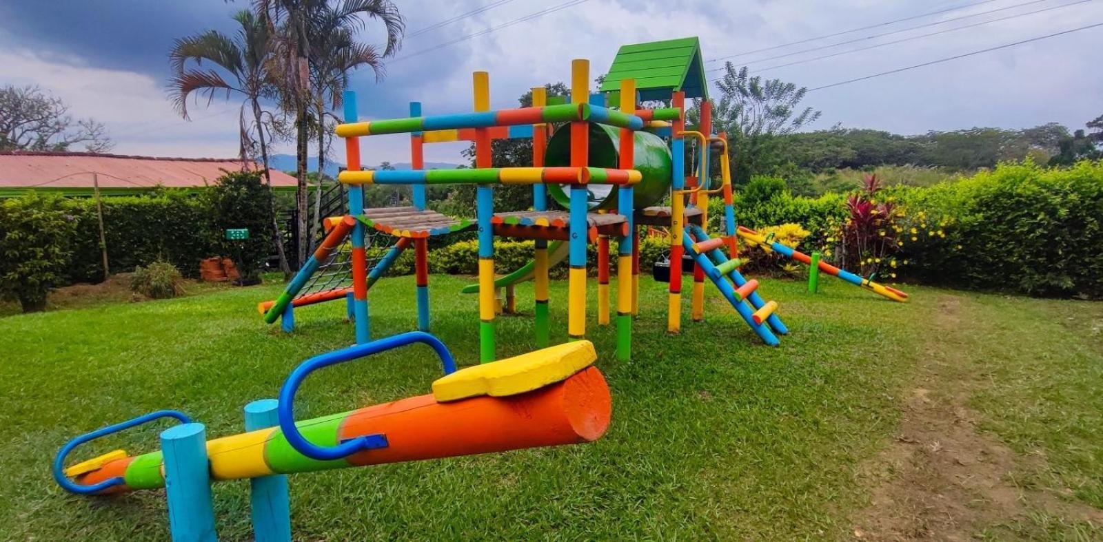 Alojamiento Campestre Hawaii มอนเตเนโกร ภายนอก รูปภาพ
